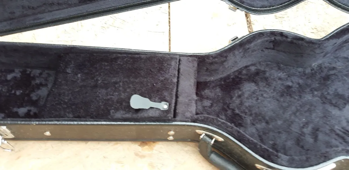 Guitar  case - Image 1
