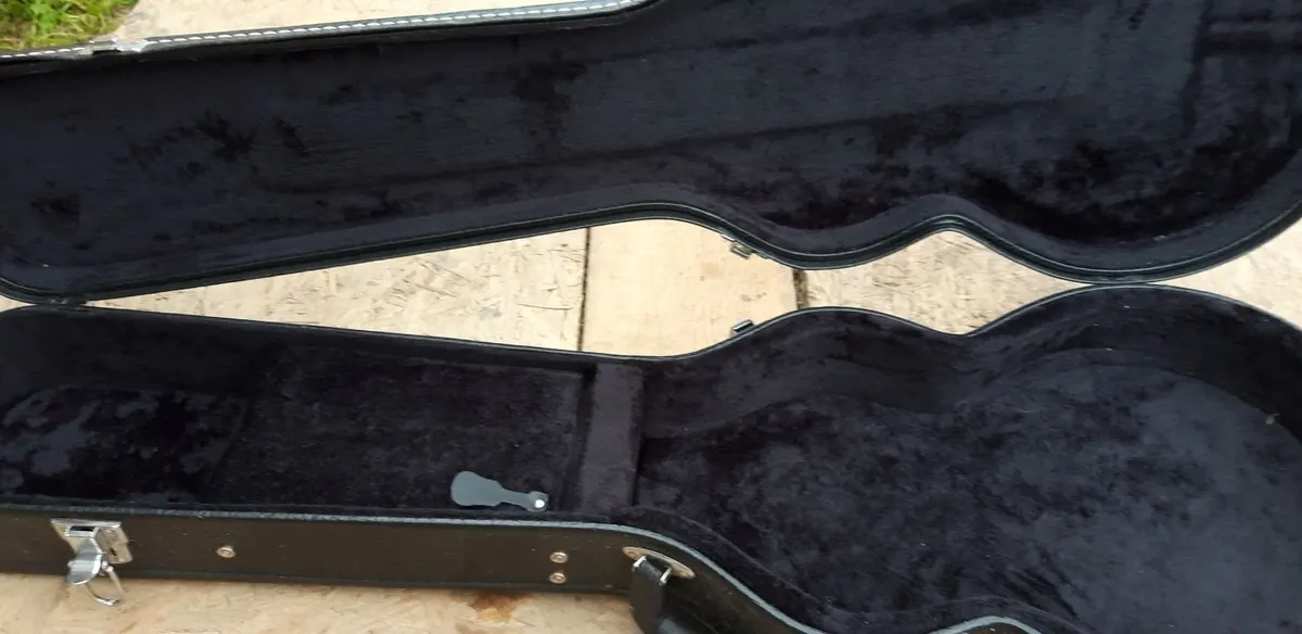 Guitar  case - Image 2