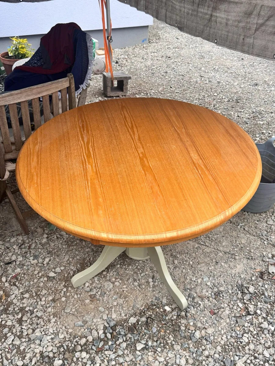 table - Image 1