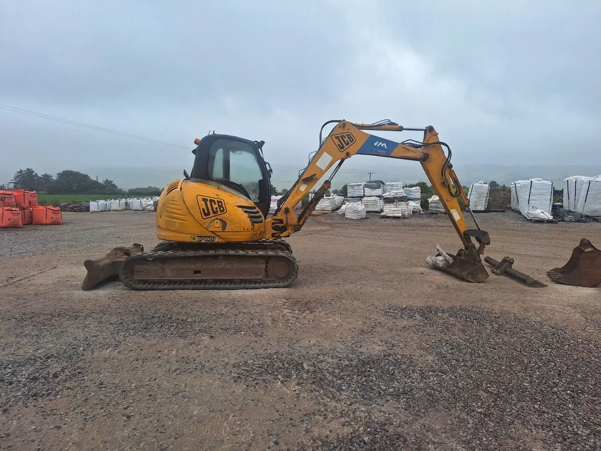 JCB 8 Ton digger - Image 3