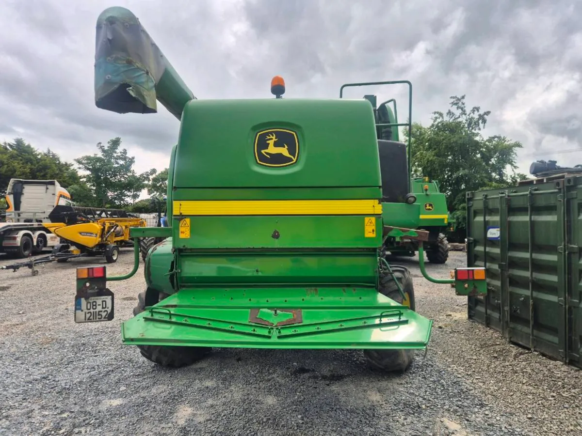 2007 John Deere W650 combine - Image 3