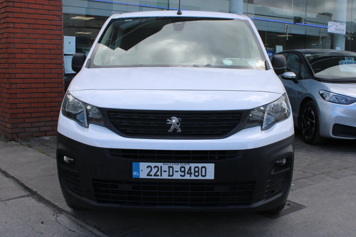Partner 2022 1.5HDI 6SPD - NEW ENGINE 186K KMS - Image 2