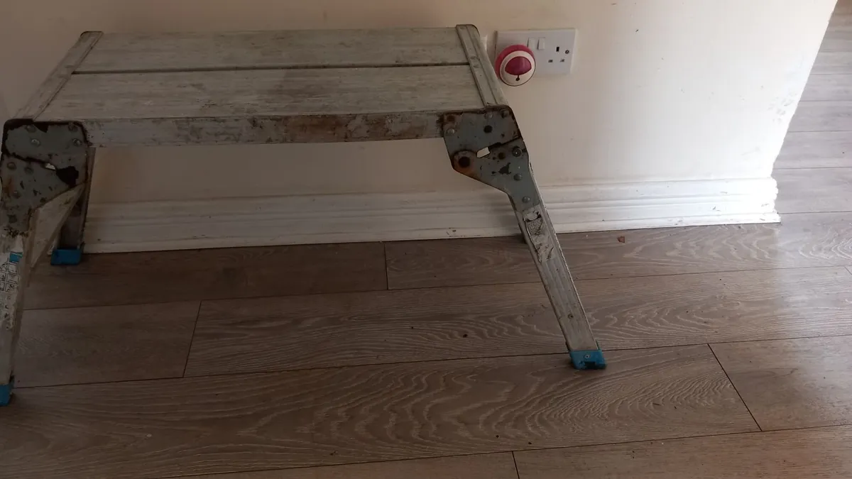 Work stand - Image 1