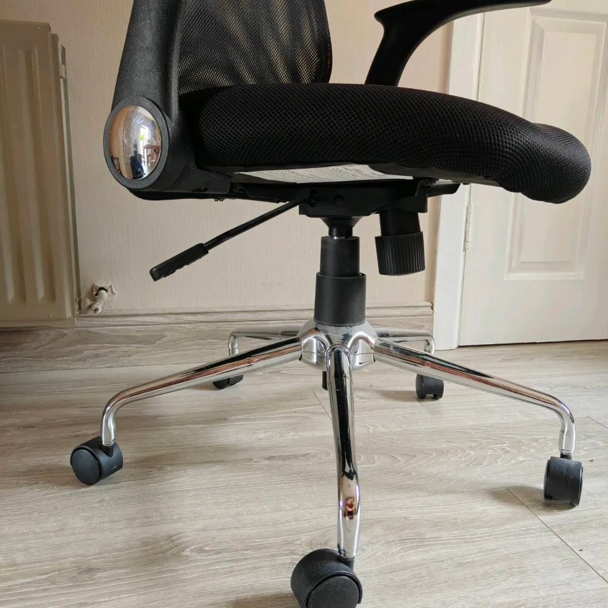 Mesh Back Office Chair - Black - Image 3