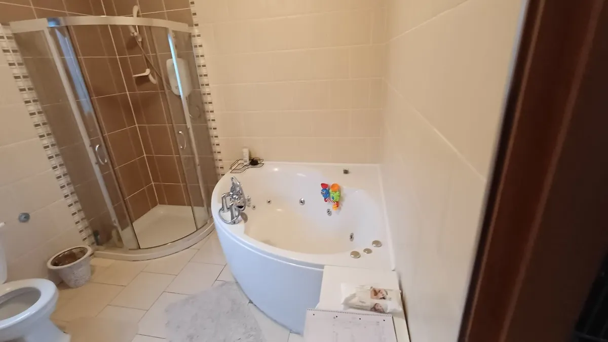 Bath for sale - Image 1