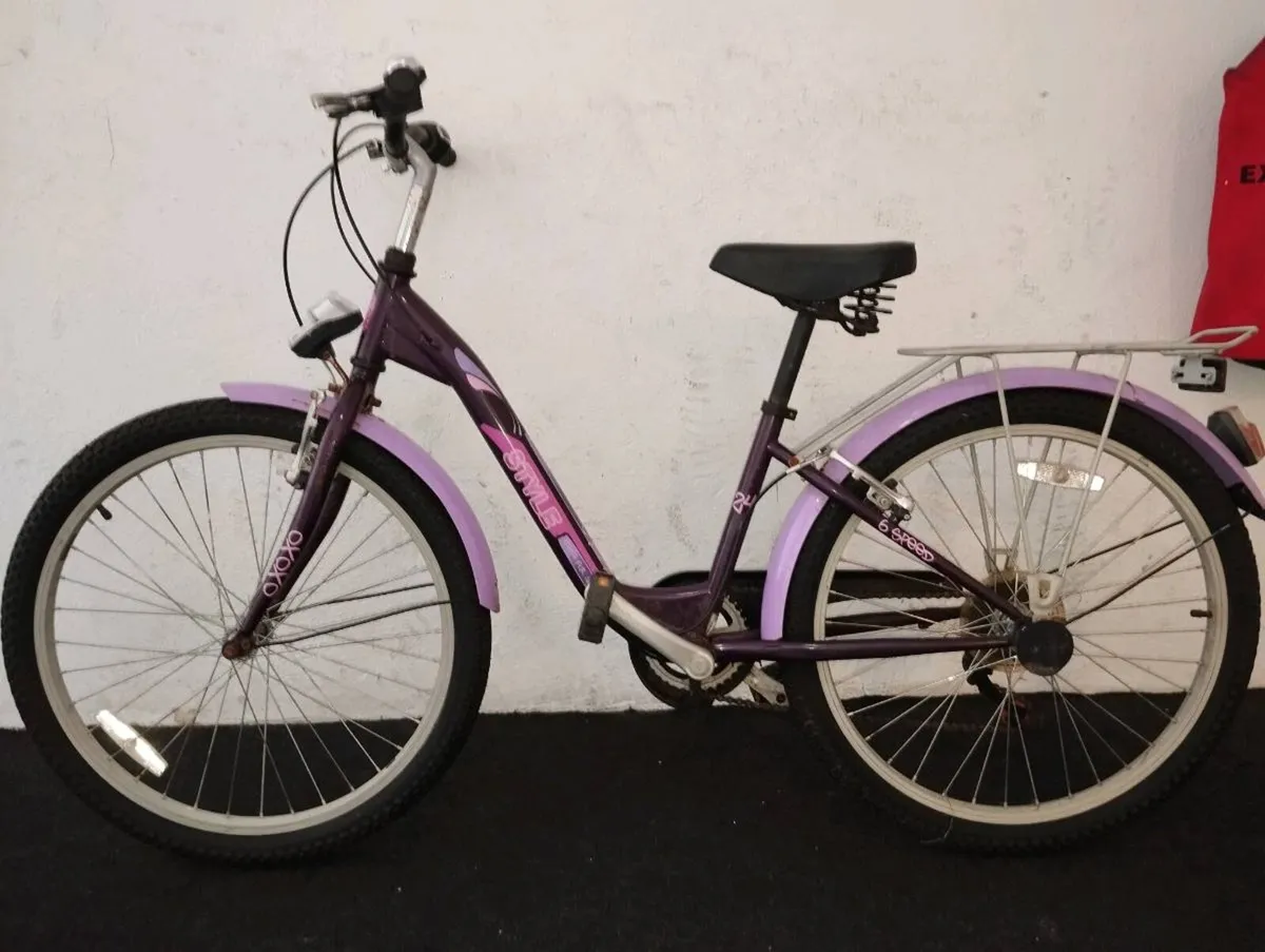 Girls 24inch bike - Image 2