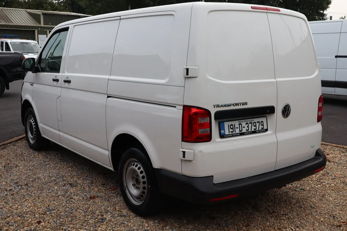 Volkswagen Transporter 2019 - Image 3