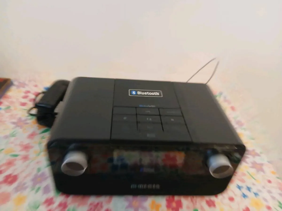 Roberts blutune bluetooth radio - Image 4