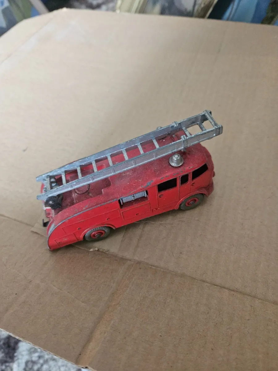 Dinky 1950's Fire Engine - Image 2
