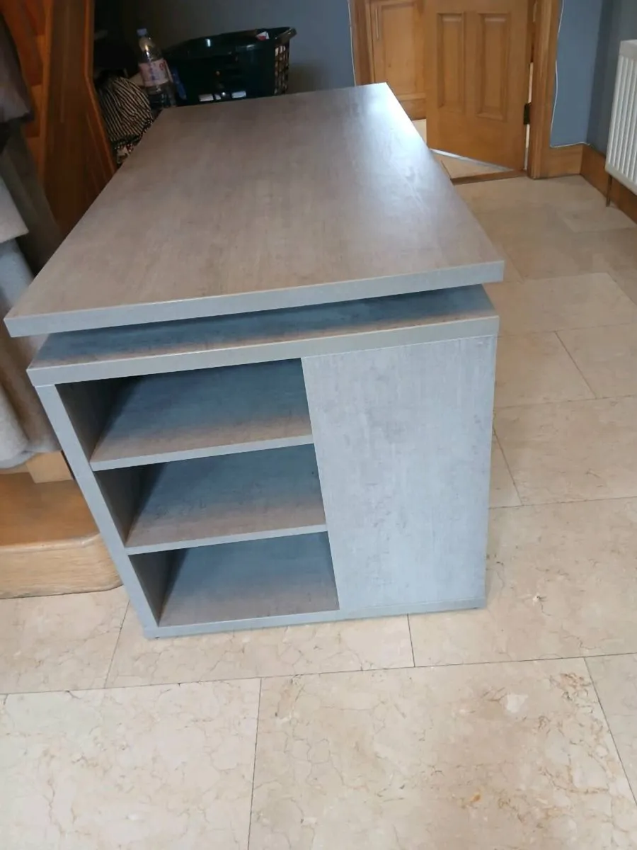 Office Desk - Image 1