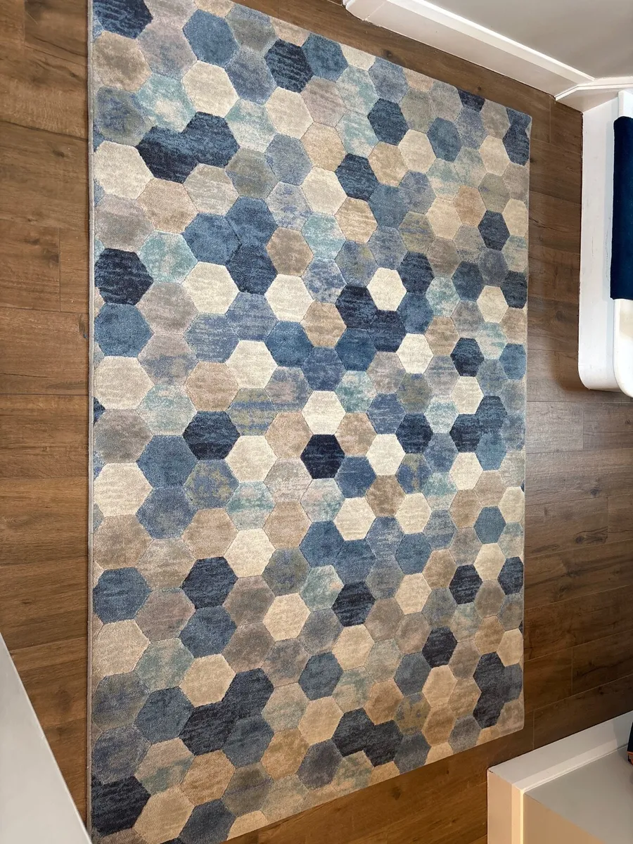 Large Modern Geometric Rug – 160cm x 230cm - Image 3