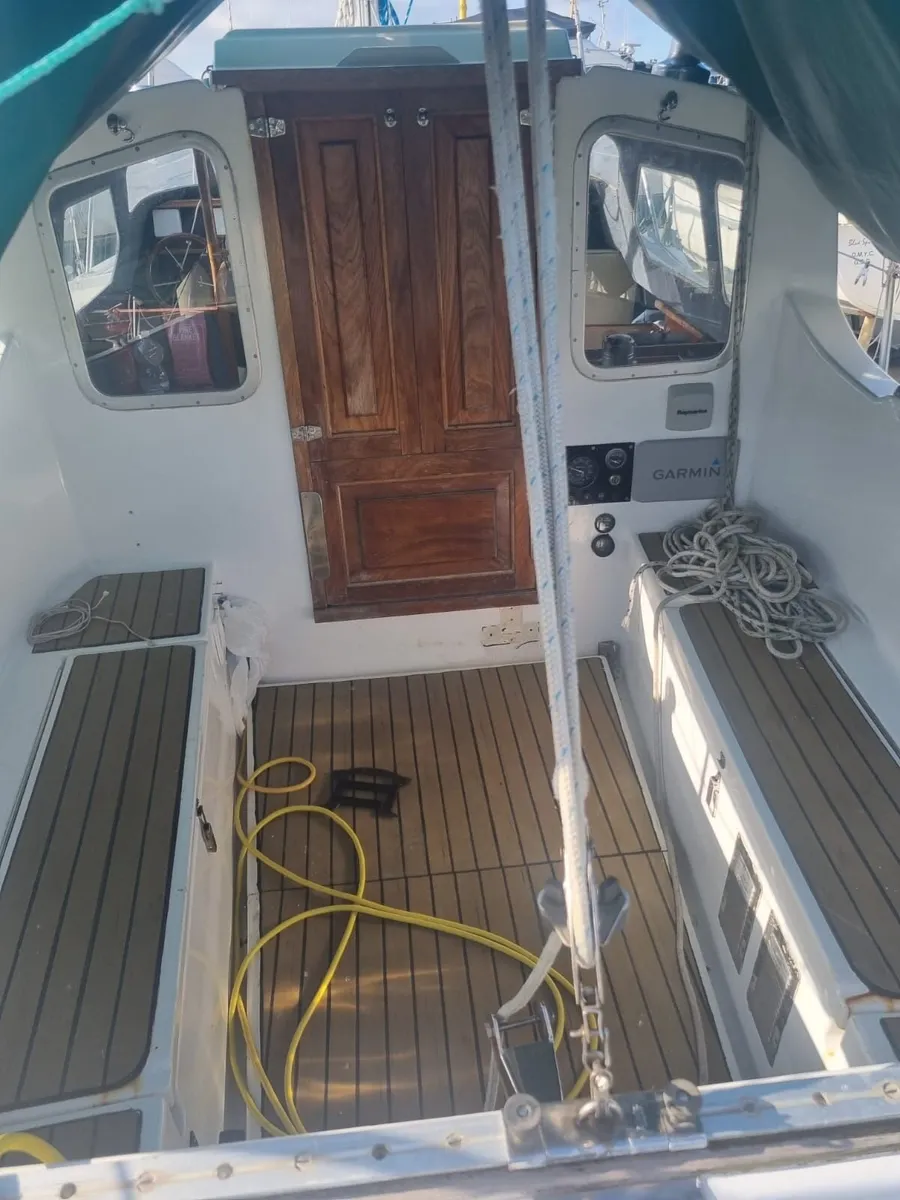 COX 27 Motorsailer - Image 2