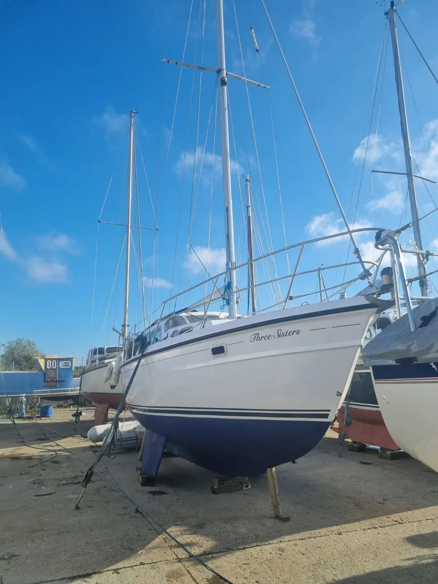 COX 27 Motorsailer - Image 3