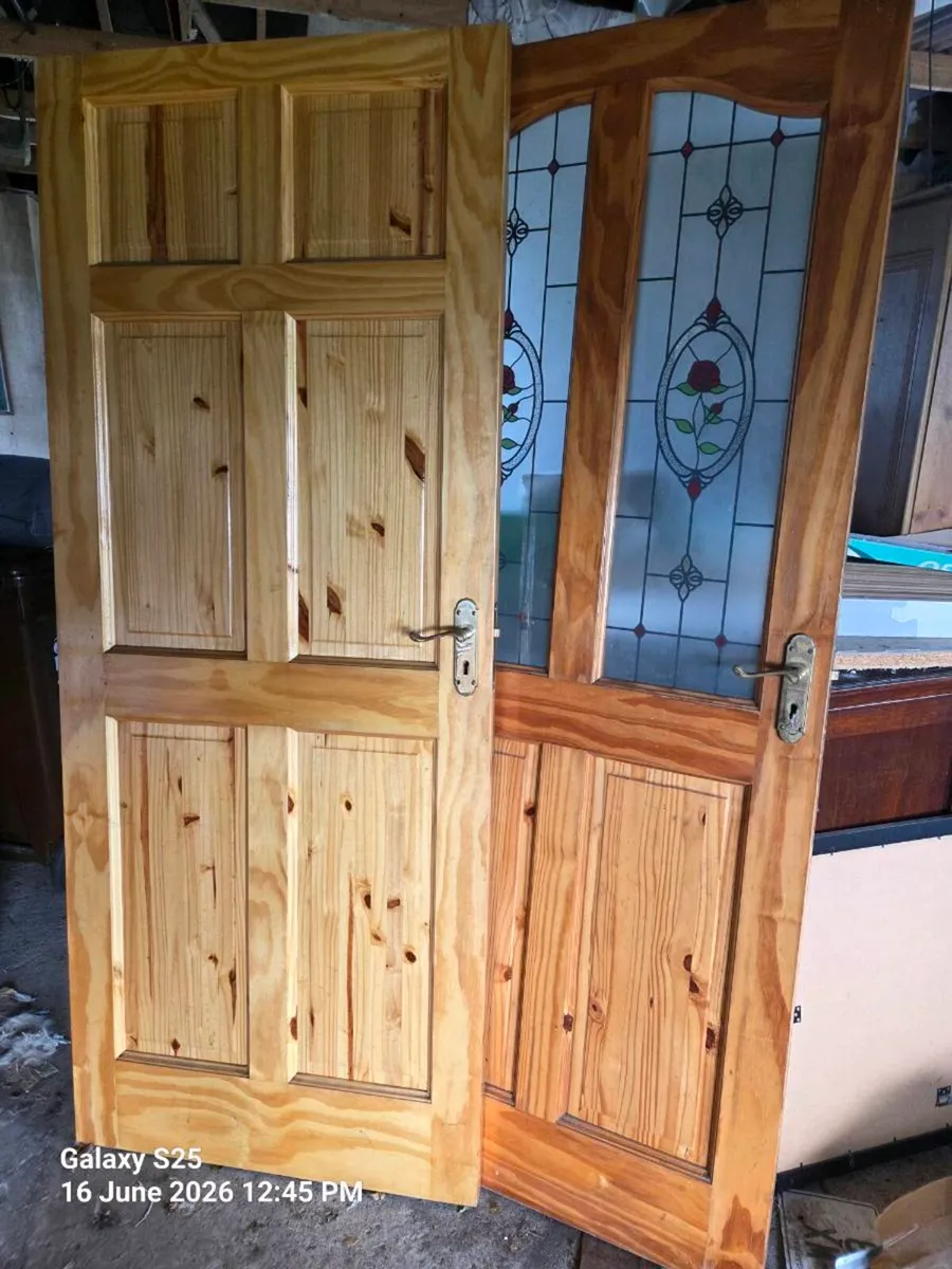 Interior home doors - Image 1