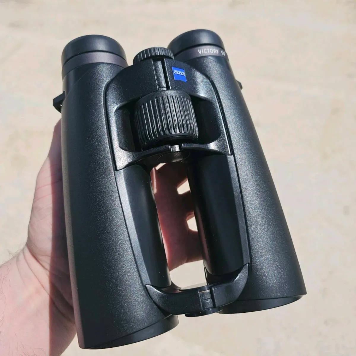 Hunters binoculars and spotting scopes - Image 1