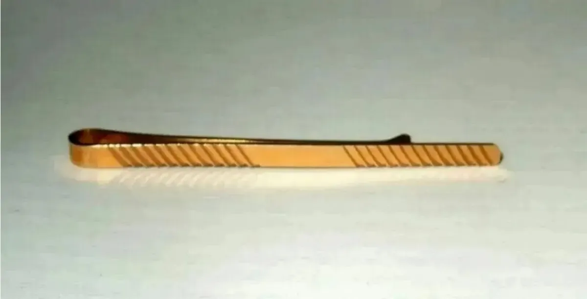 Vintage Hallmarked 9ct Gold Tie Pin - Image 2