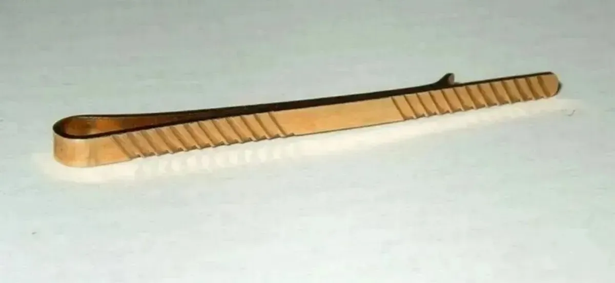 Vintage Hallmarked 9ct Gold Tie Pin - Image 1