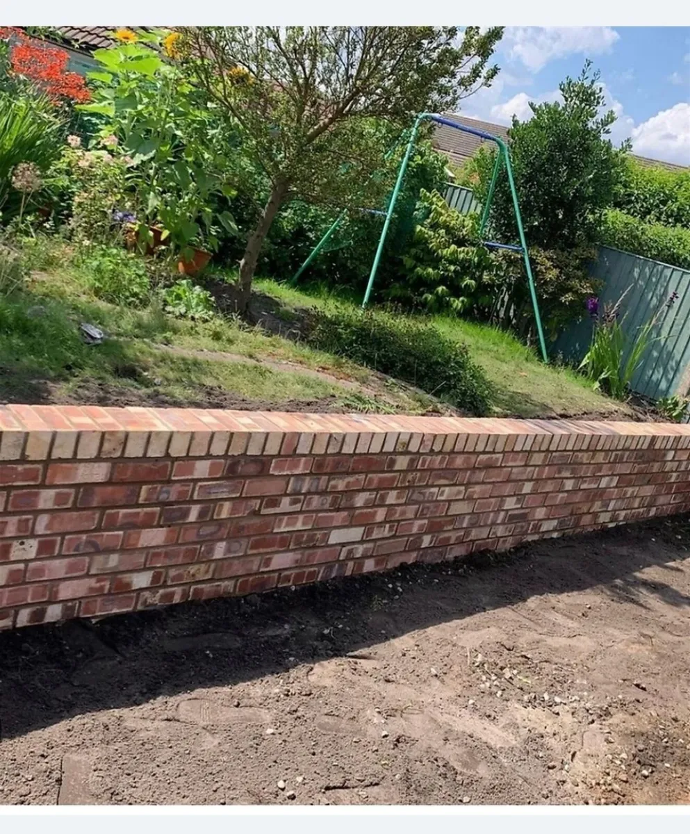 Qualified bricklayer available - Image 1
