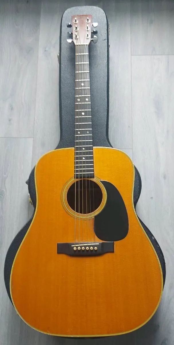 Martin D-28 Dreadnought 1972 Collectors Guitar - Image 1