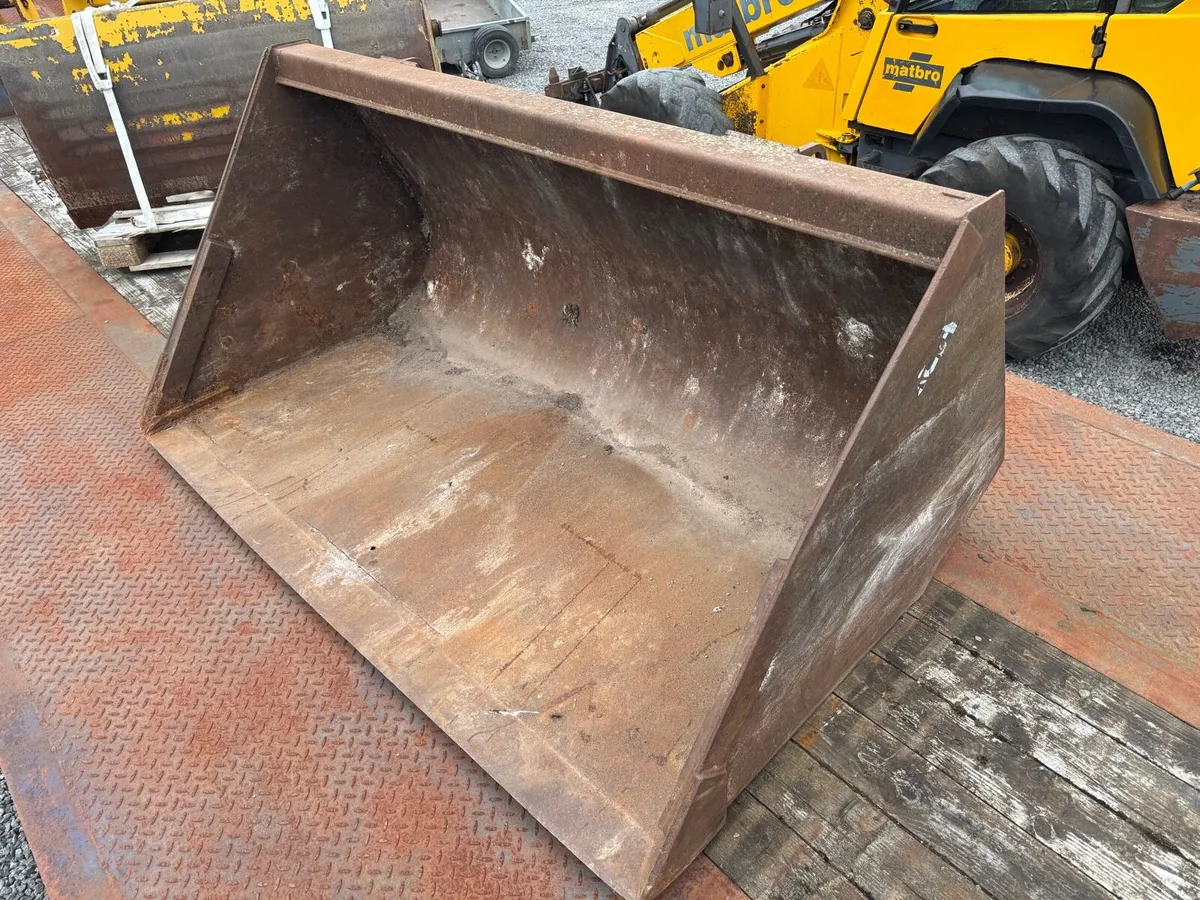 Matbro bucket and forks - Image 1