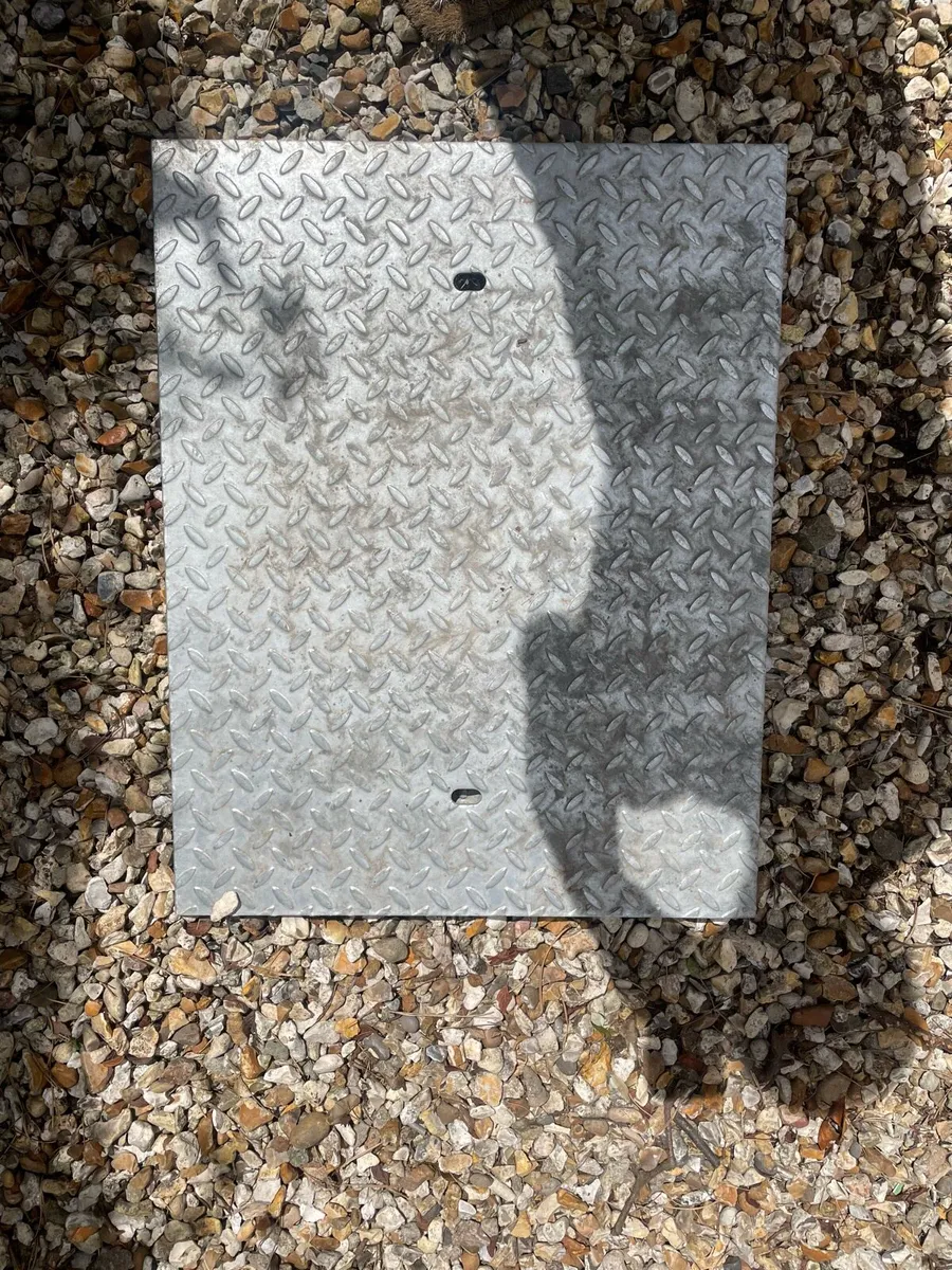 Galvanised Steel Manhole Cover - Image 2
