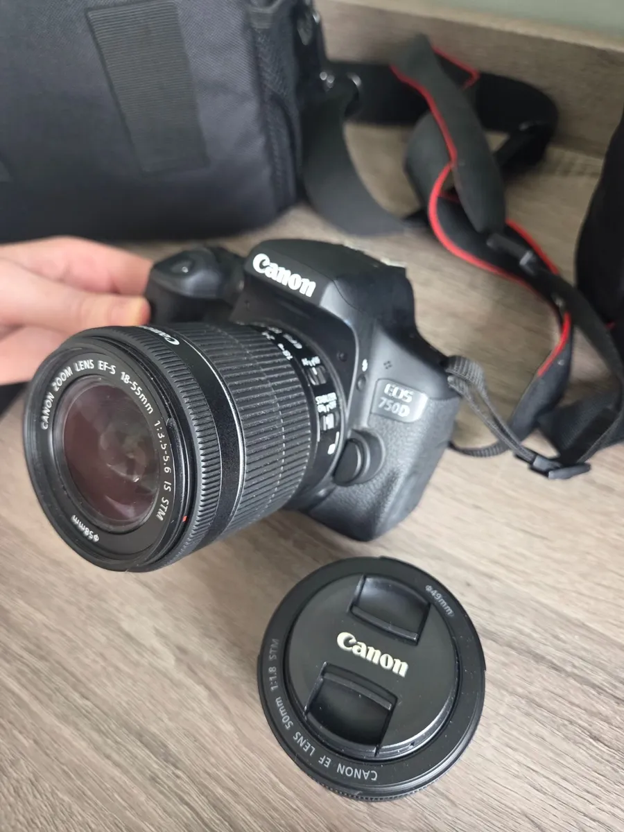 Canon camara 750d with accessories - Image 1