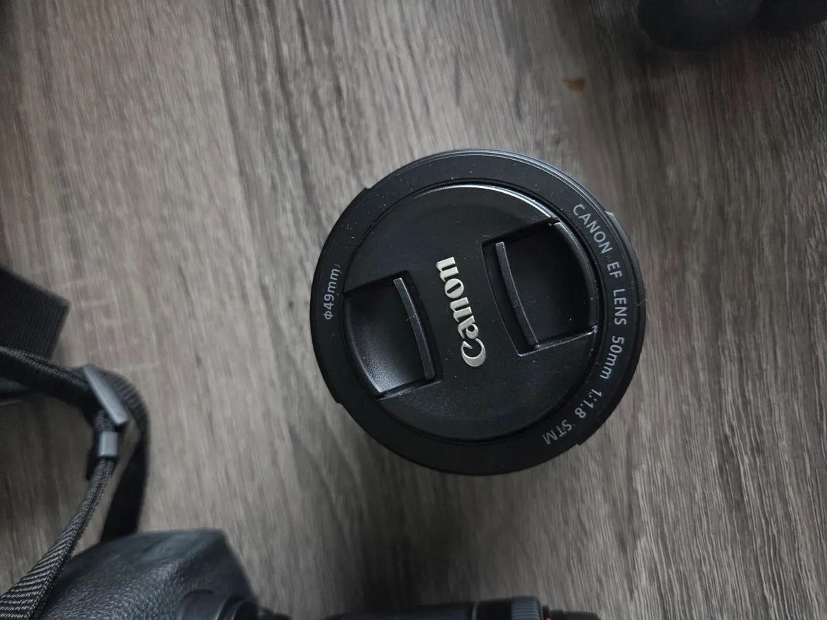 Canon camara 750d with accessories - Image 3