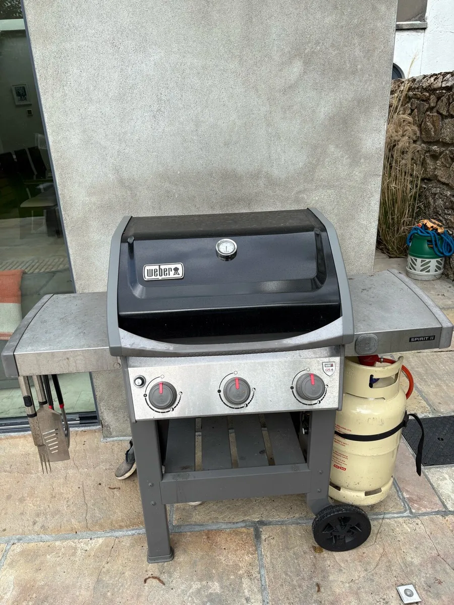 Weber Spirit ii Gas BBQ - Image 1