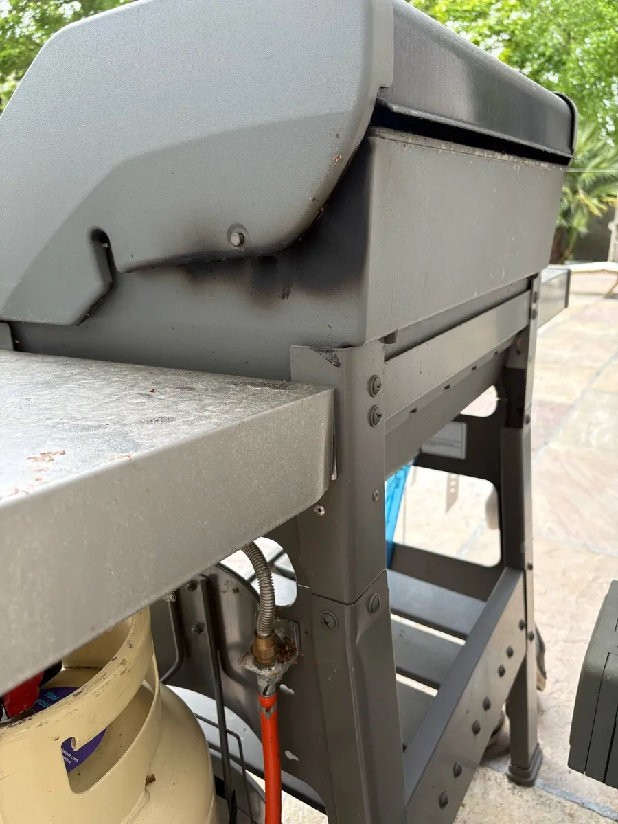 Weber Spirit ii Gas BBQ - Image 3