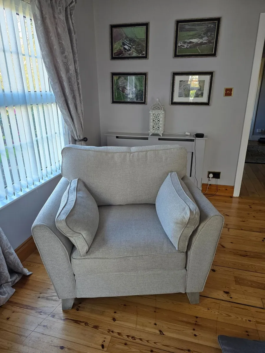 Suite of Furniture - Image 3