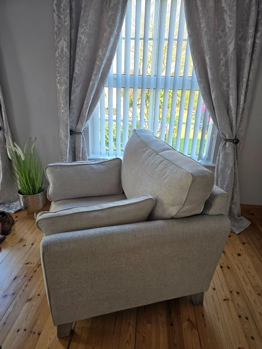 Suite of Furniture - Image 4