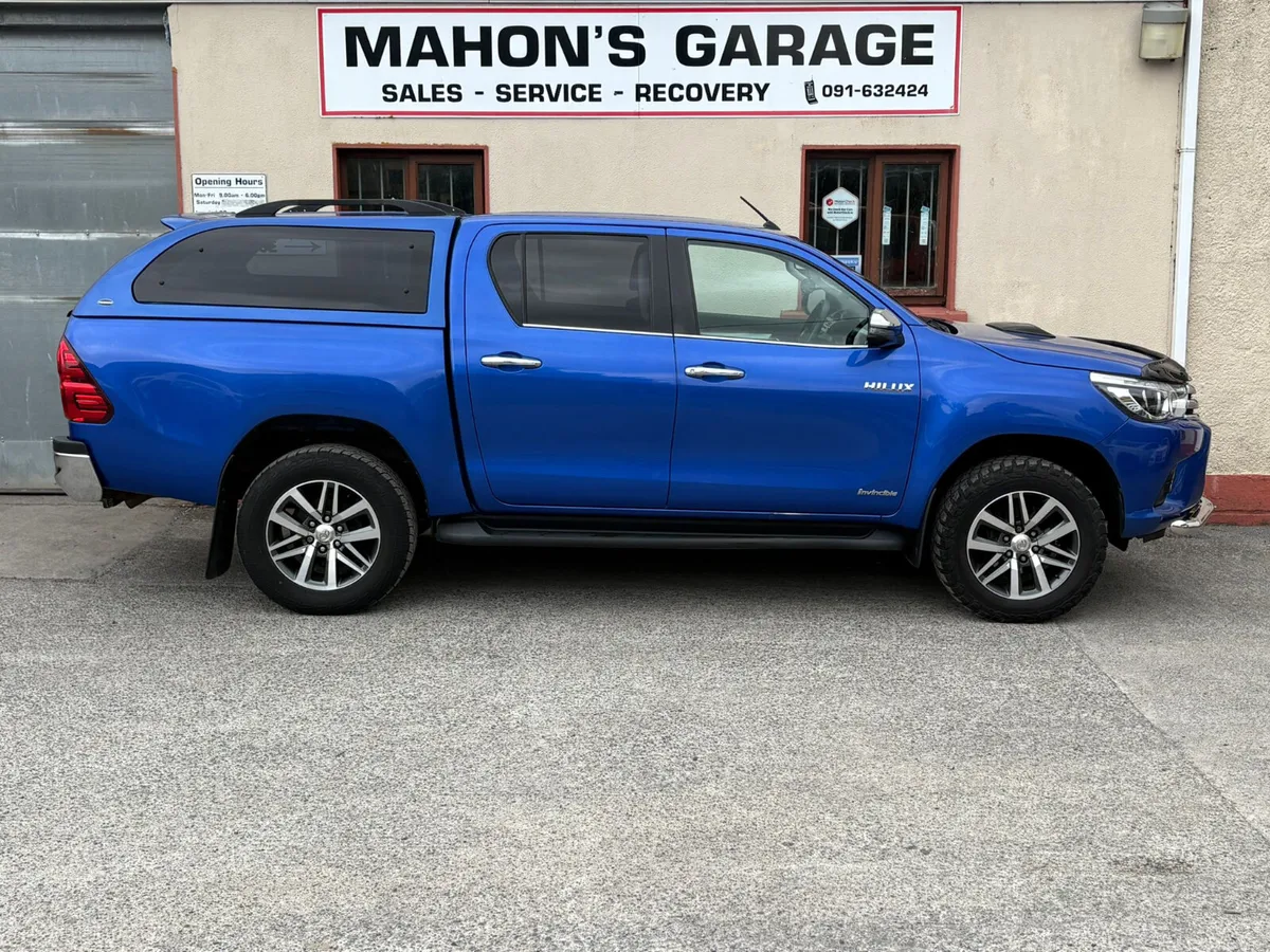Toyota Hilux  Invincible  2018 Manual 2.4 - Image 2