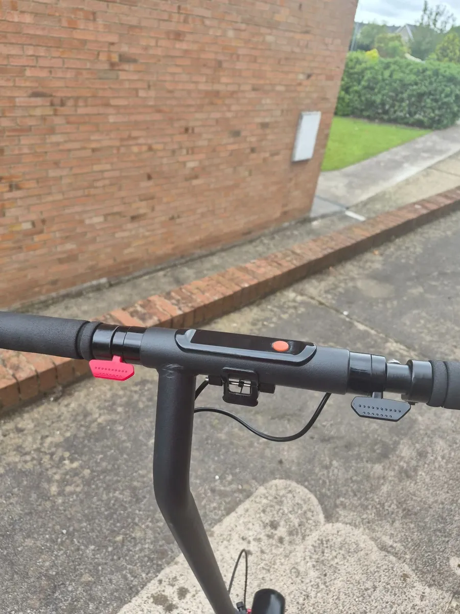 Electric scooter - Image 2