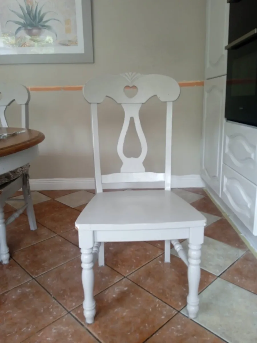 Kitchen table & chairs - Image 4
