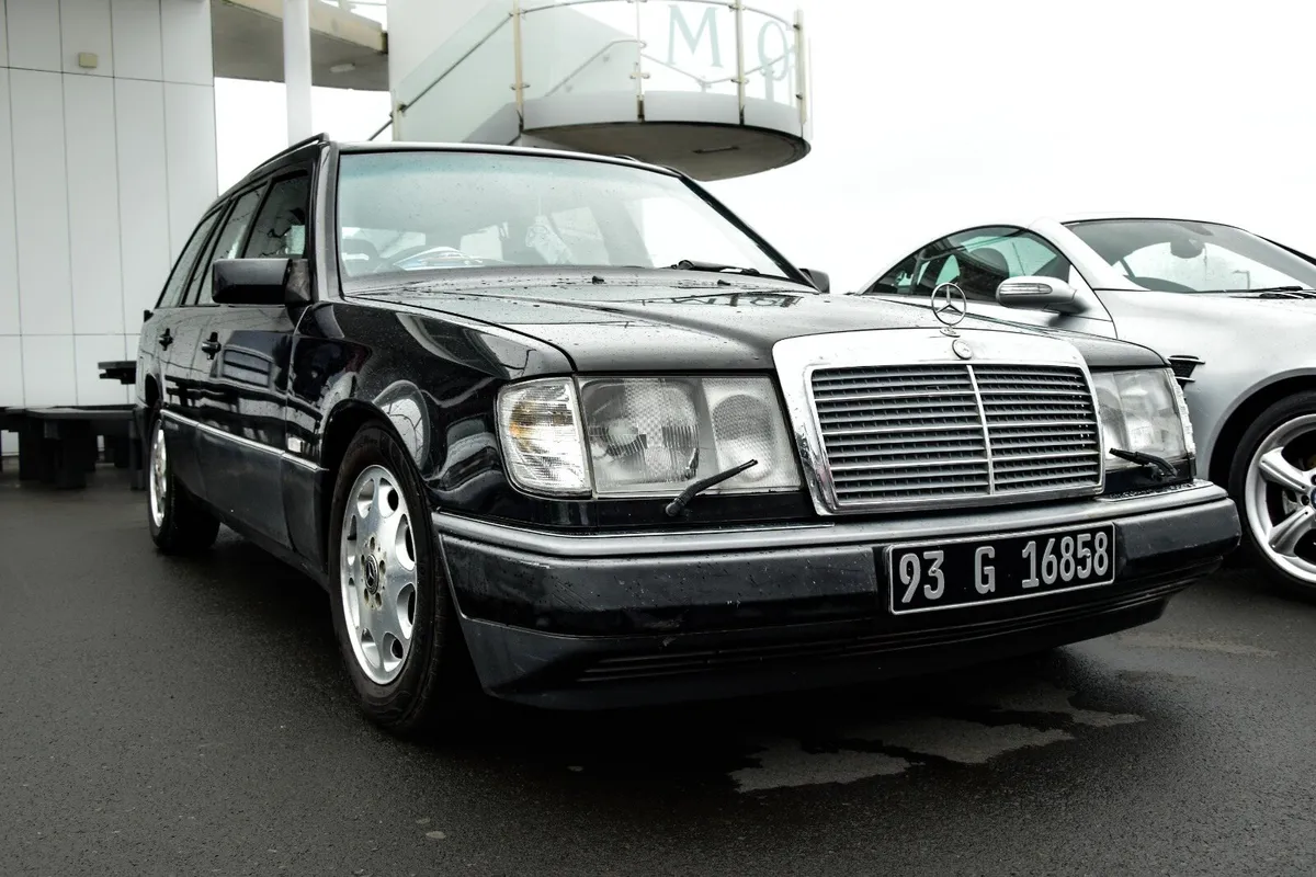 Mercedes Benz 280te s124 w124 - Image 1