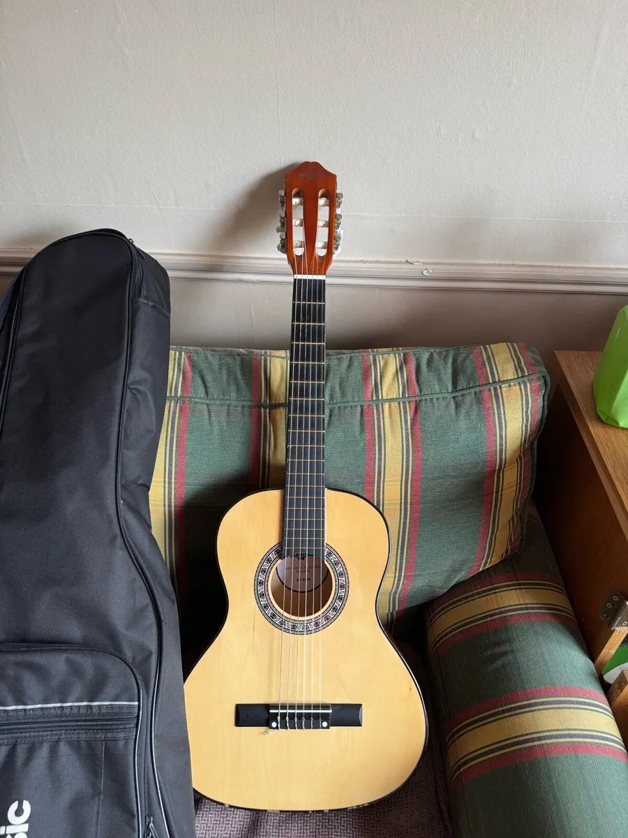 Acoustic guitar - Image 4