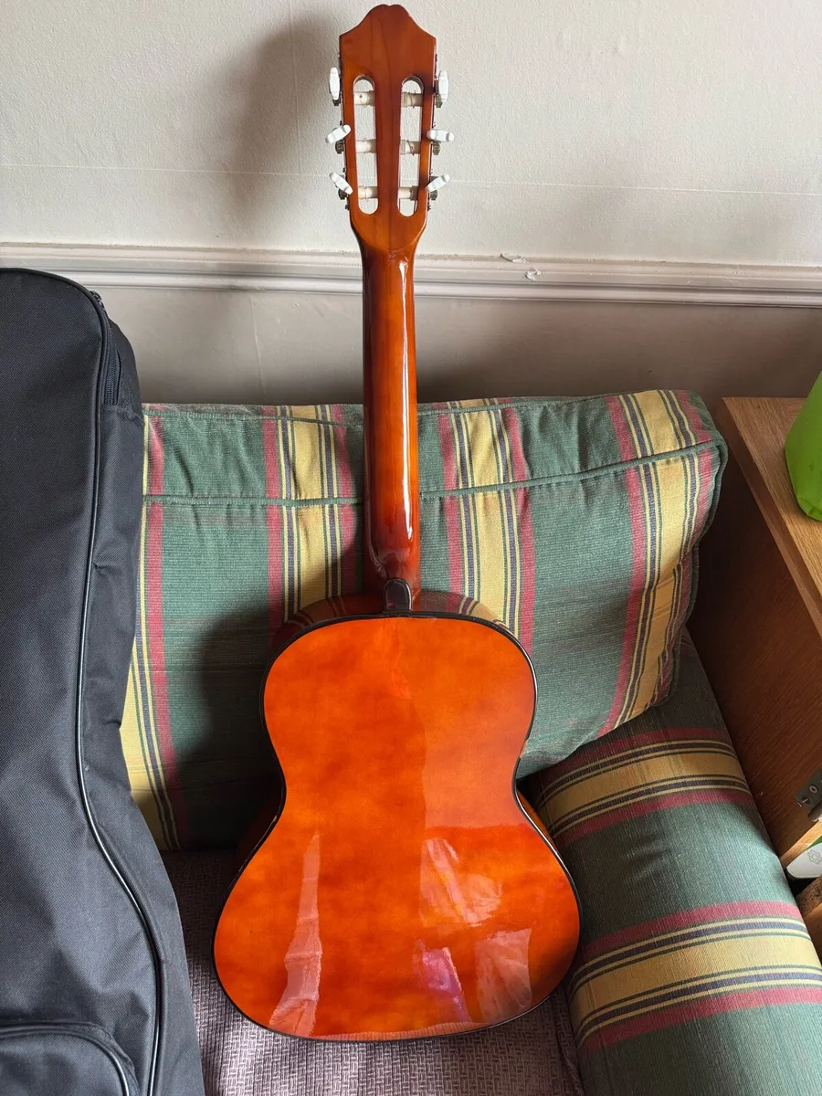 Acoustic guitar - Image 3