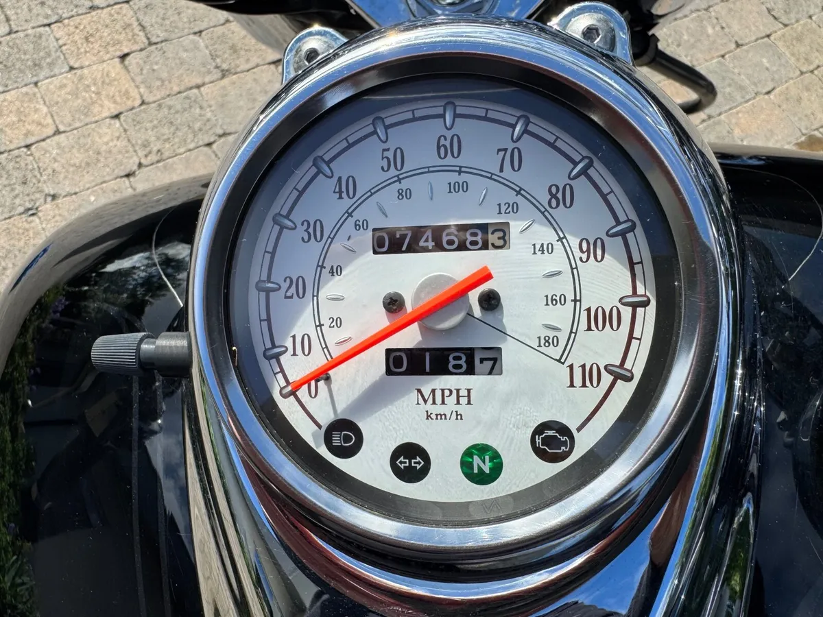 YAMAHA V-Star Classic 2007 - Image 2