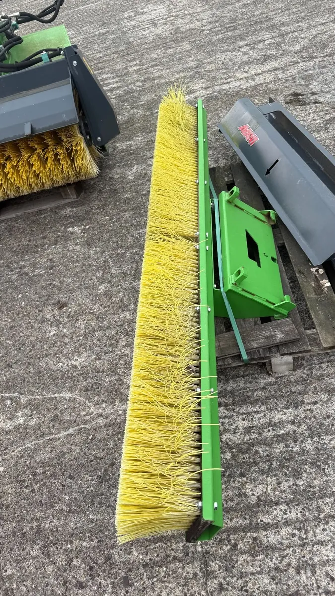 Avant Push broom 2000 mm - Unused - Image 2