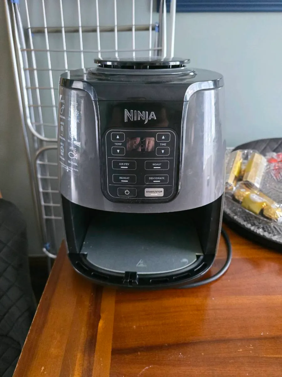 Air fryer - Image 1