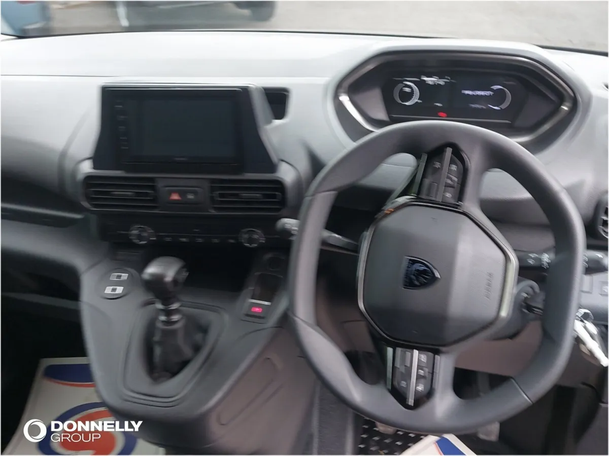 Peugeot Partner Standard Diesel Professional - Image 4
