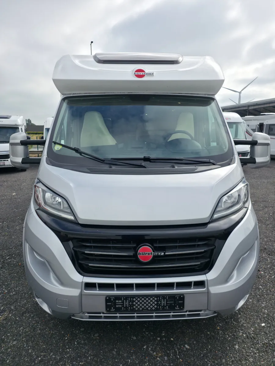 2017 BURSTNER IXEO IT700 ISLAND BED - Image 2