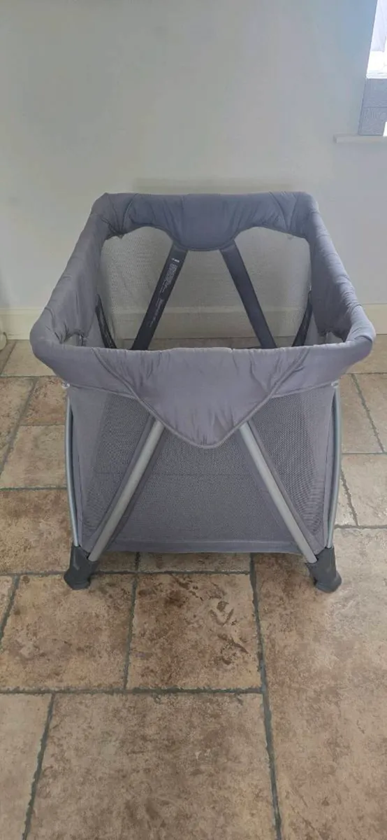 Nuna sena aire travel cot charcoal - Image 3