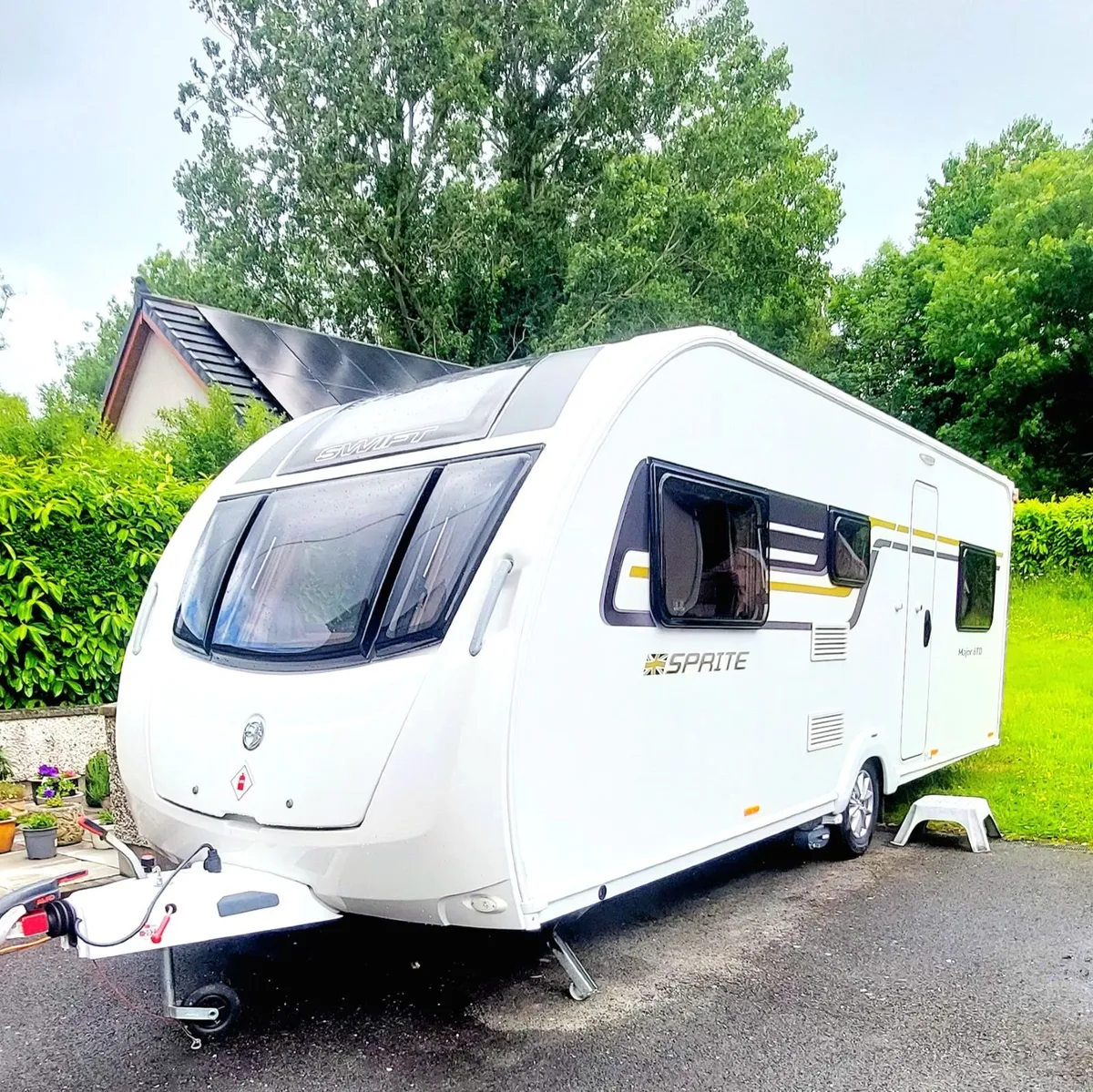 *Sale* 2016 Swift Sprite Major 6TD 6 berth caravan - Image 1