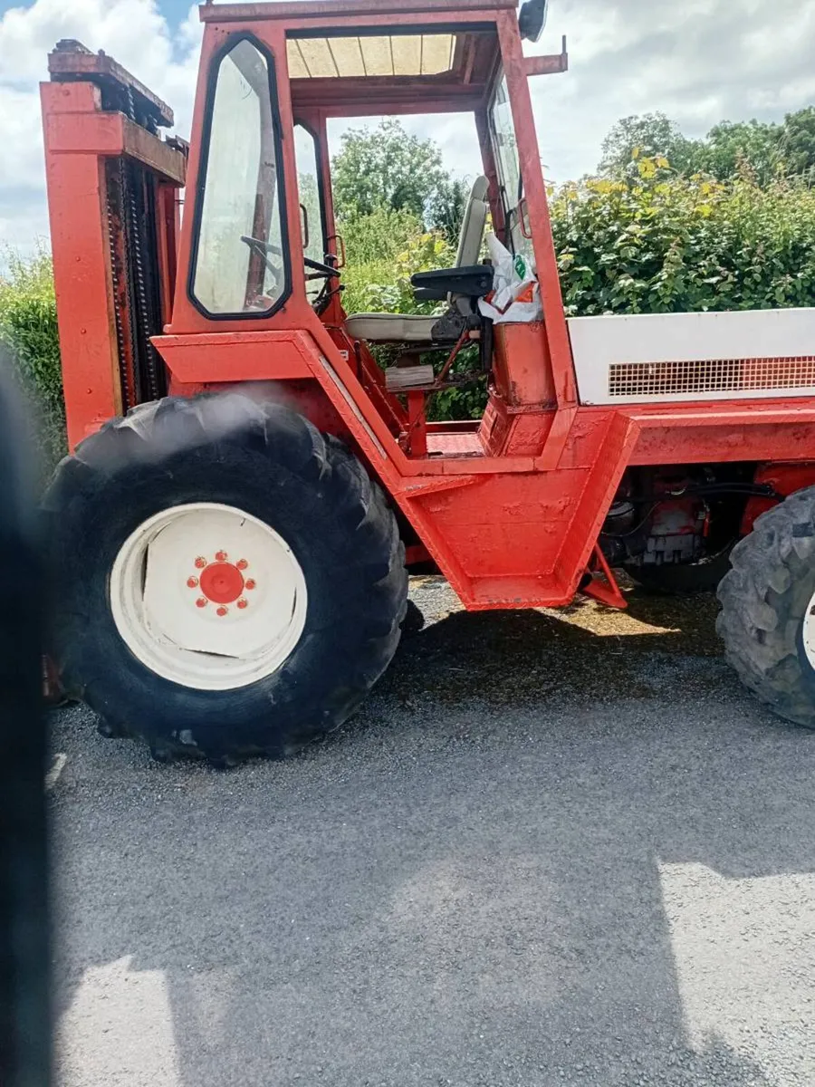 Manitou forklift - Image 2