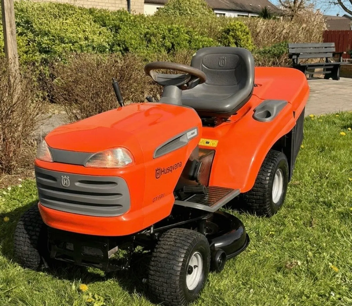 Husqvarna ride on lawnmower - Image 1