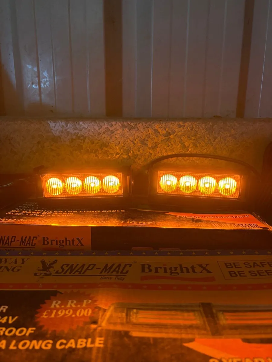 BRAND NEW SNAP-MAC AMBER GRILL LIGHTS