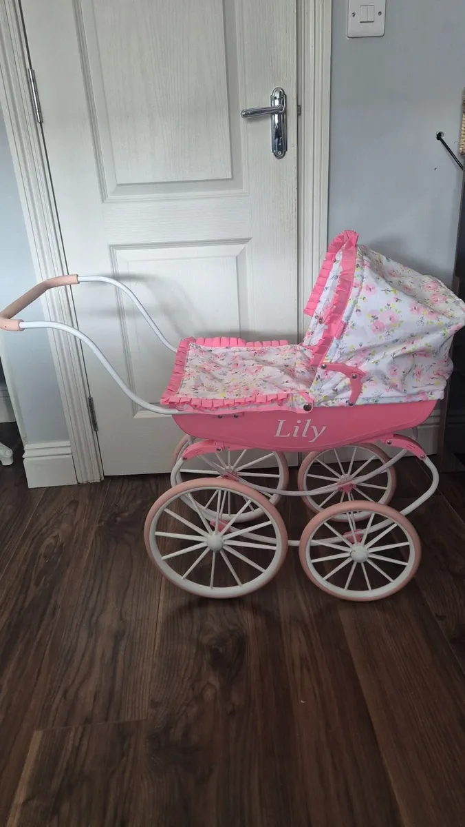 Doll's Pram - Image 1