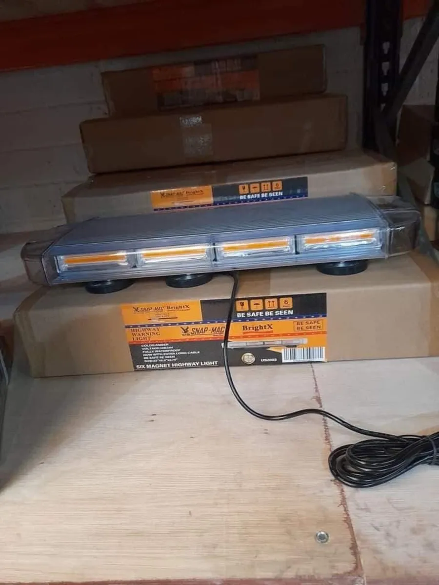 BRAND NEW SNAP-MAC AMBER BEACON LIGHT