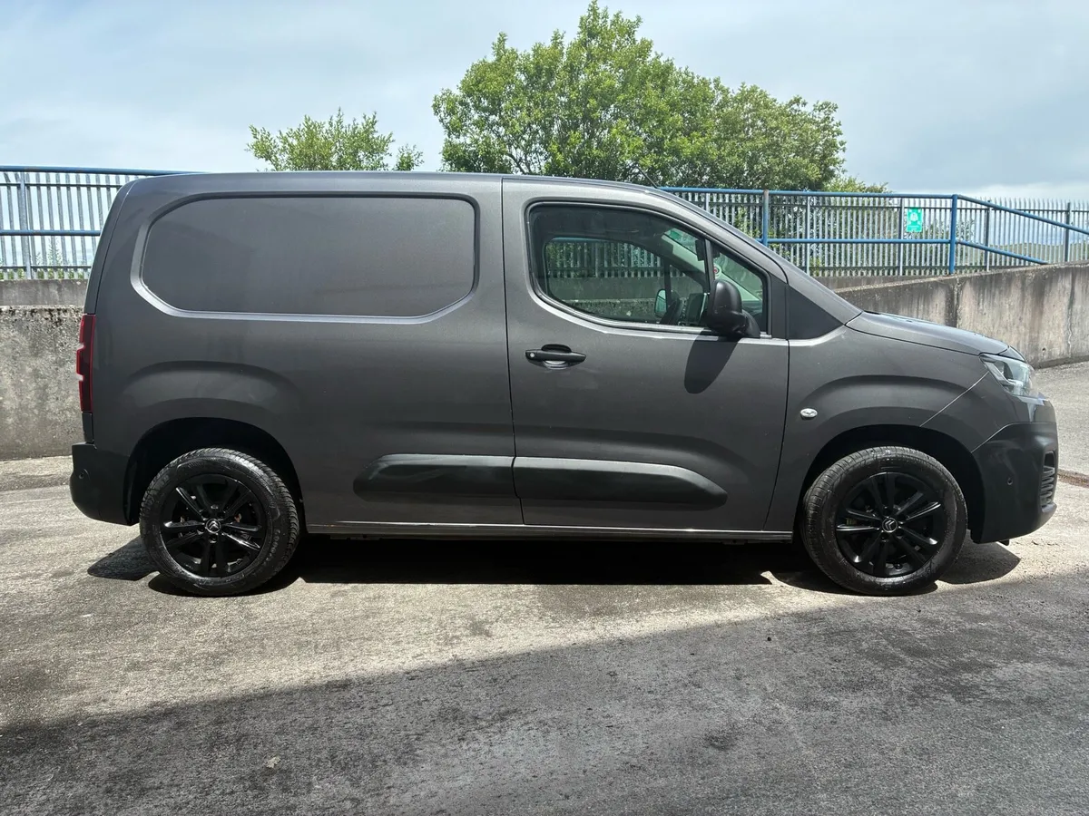 2020 Citroen Berlingo 1.5 130bhp AUTO - Image 4